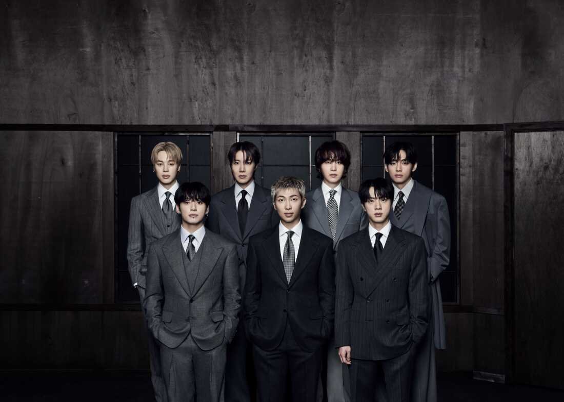PopEmpirex's tweet photo. Billboard on the 2027 Grammys:

"Ironically, BTS‘s smash English-language hit single “SWIM,” which debuted at No. 1 on the Billboard Hot 100, would have been excluded from this new Asian pop category anyway."

(https://t.co/Siv8VaBIks) https://t.co/PHXX8UH2qT
