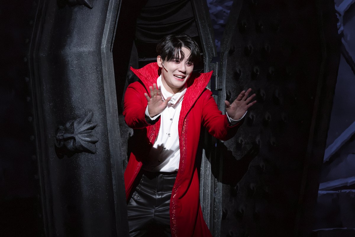1215_hyun's tweet photo. 260728 뮤지컬 #드라큘라 커튼콜데이 

#샤큘 #김준수 #시아준수 #XIA

업로드 완료🌹https://t.co/8Lzadt10hM https://t.co/Q7KK5eaMJm