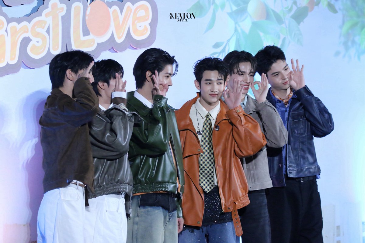 KEATONOFFTH's tweet photo. End of a chapter, start of another✨

TONSOM FINAL FAN MEETING

#WhenOrangesFallFinalEP 
#keatonnst https://t.co/q5uUTMOk4q
