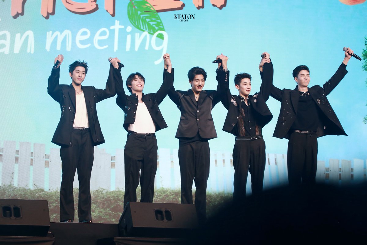 KEATONOFFTH's tweet photo. End of a chapter, start of another✨

TONSOM FINAL FAN MEETING

#WhenOrangesFallFinalEP 
#keatonnst https://t.co/q5uUTMOk4q