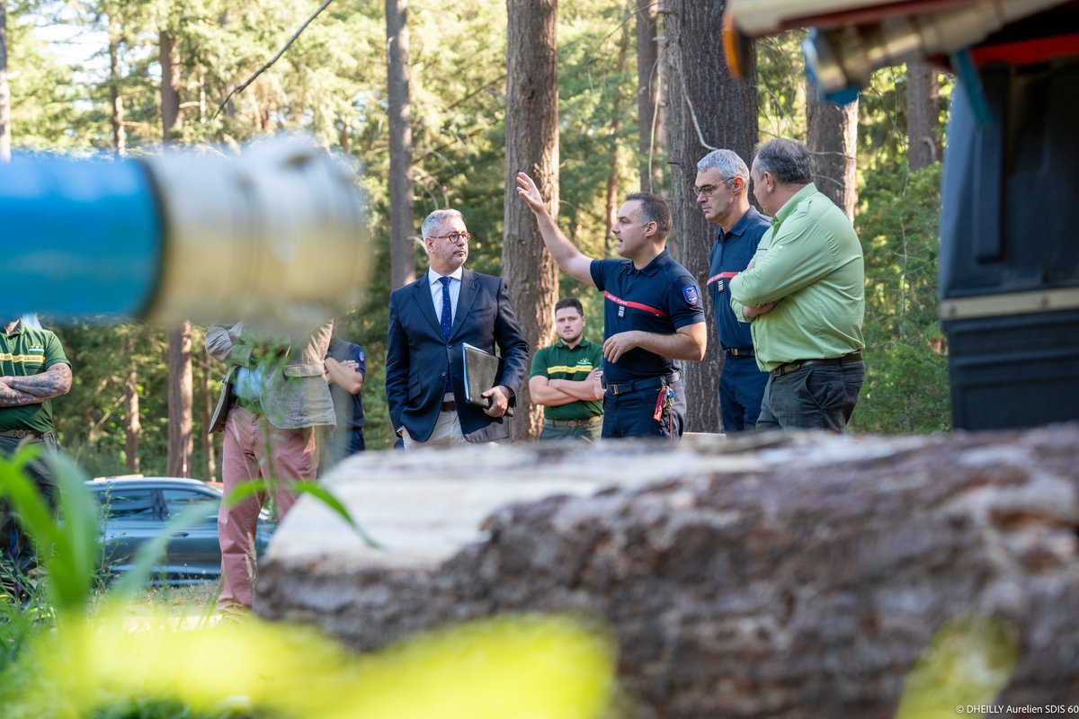 Pompiers60's tweet photo. #DFCI | Première citerne DFCI inaugurée en forêt d'Ermenonville.

Financé par le Fonds vert (80 %) et l'ONF (20 %), cet équipement renforce la lutte contre les feux d'espaces naturels en offrant un point d'eau stratégique aux camions-citernes feux de forêt. https://t.co/eyI8vZuXx3