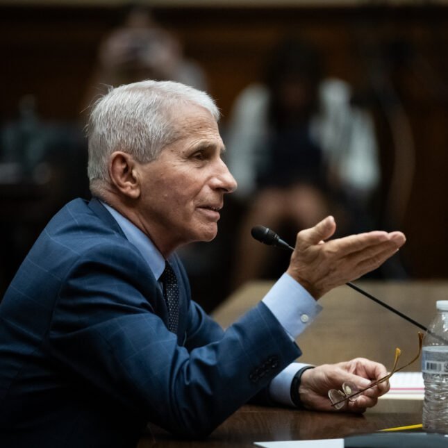 DougWahl1's tweet photo. Who still believes Anthony Fauci is an American hero? https://t.co/W2OXmBZcvy