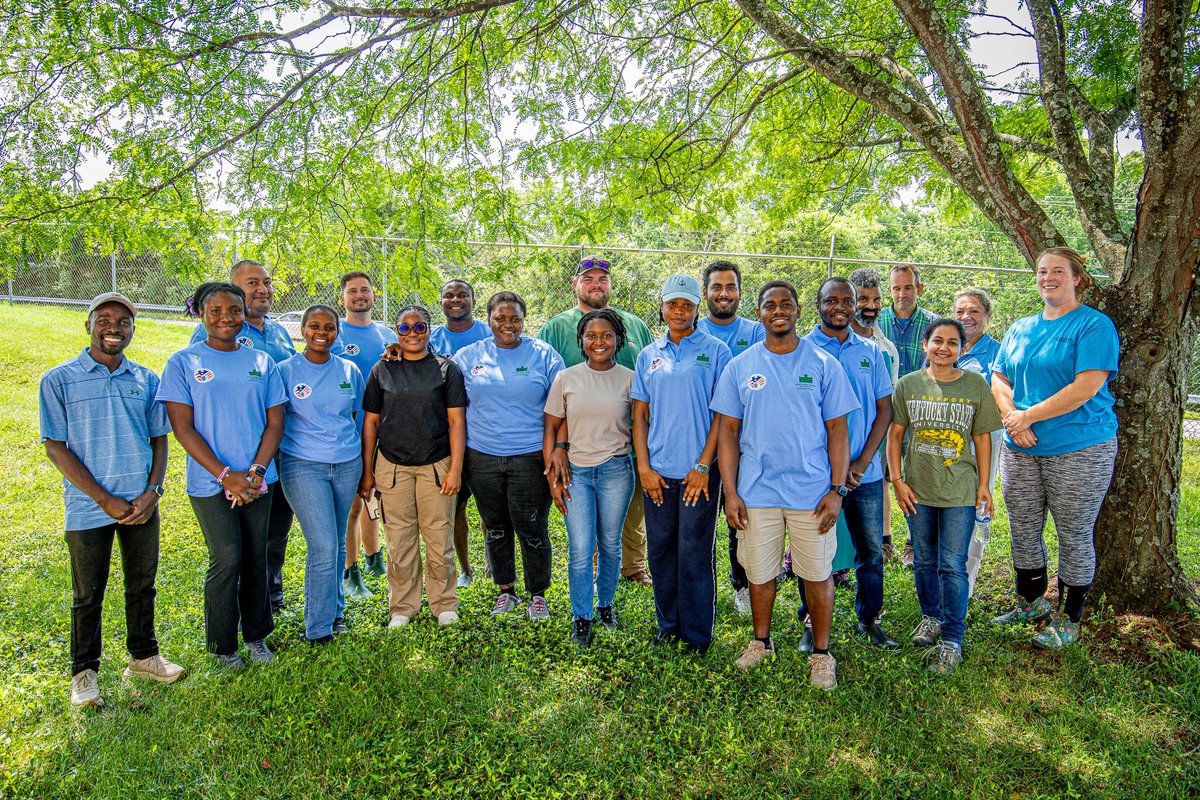 KSUAquaculture's tweet photo. Our @KyStateU @USAquaSoc students put aquatic science to work for Kentucky! 🌊 They hosted a hands-on workshop for @KSUExtension on humane fish harvesting, filleting &amp; healthy cooking, plus video guides for local families &amp; farmers!

#KSU #Aquaculture #KentuckyAgriculture #USAS https://t.co/bsUwvcc8vw