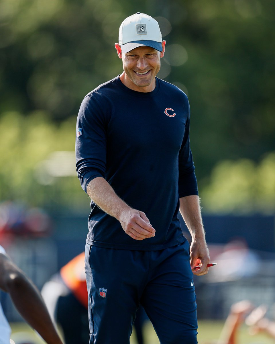 ChicagoBears's tweet photo. Let #BearsCamp begin 🏕️ https://t.co/glo33Hui1Y