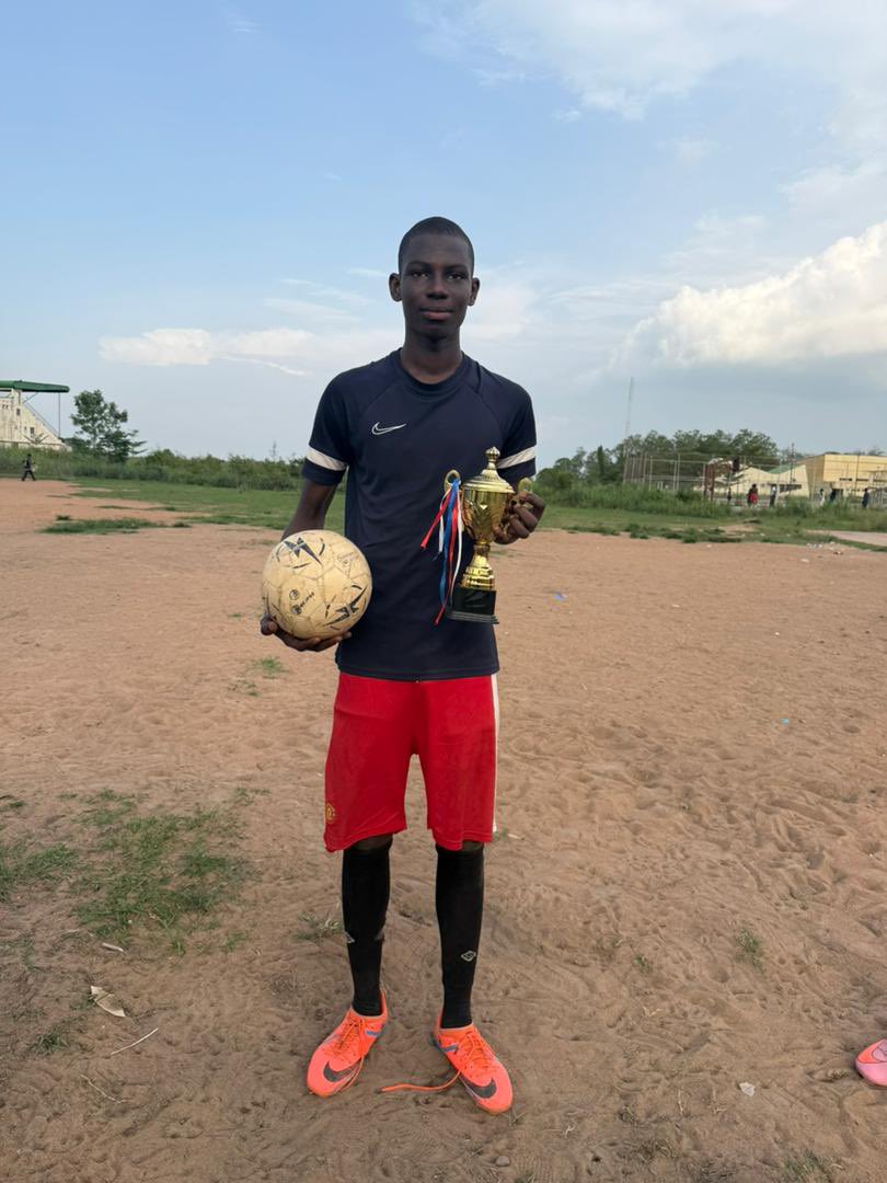 Anonymous_spt's tweet photo. 🚨🔵 Understand Knight FC are in advanced talks to sign free agents Abdullahi (400L MTE) and Porky (400L CVE).

Both players are keen on the move, with talks progressing well. The transfer window is yet to reopen, but there’s confidence both deals will be completed once it does. https://t.co/EZfCuJIvMO