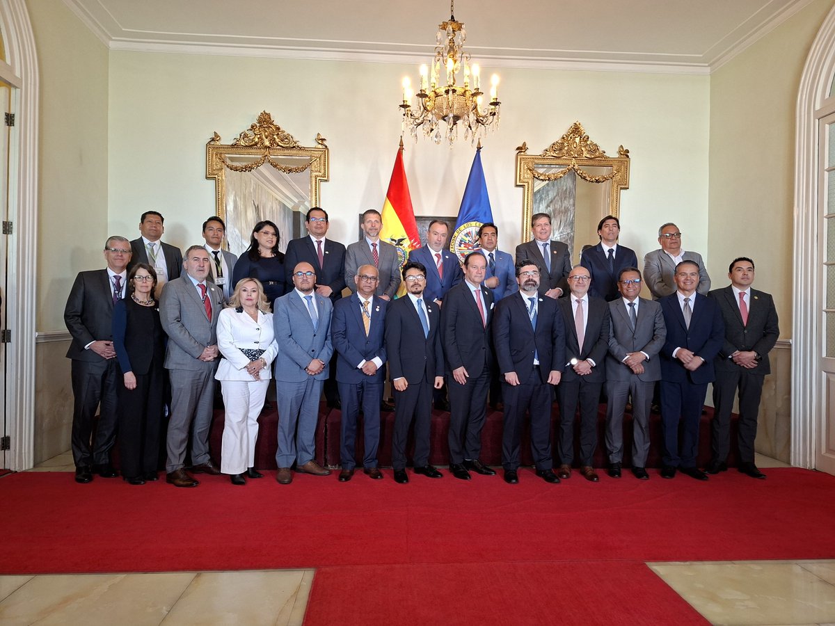 SG_OEA_OAS's tweet photo. Today I arrived in #Bolivia alongside the High-Level Mission of #OAS member states—comprising representatives from Argentina, Canada, Chile, Panama, Peru, Uruguay, and the USA— to begin meetings with the government and the country's political and social actors.

Tomorrow, we will continue our agenda with the business community, social organizations, and the President of Bolivia, Rodrigo Paz Pereira @Rodrigo_PazP.

Operating on the basis of the resolution adopted at the recent #OASAssembly in Panama, we emphasize that this support is about the defense of democracy, respect for the election outcome, and respect for the constitutionally elected President.
