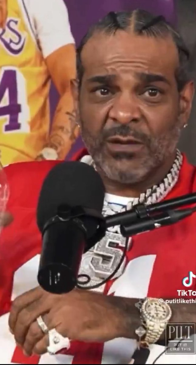 theegirliest's tweet photo. @bigsnugga Look how serious his face was, jaw was clenched, nose turned up, mouth full with tonsil stones &amp; vitriol, while his eyes were filled with jaundice &amp; malice https://t.co/S0g4nBlZkl