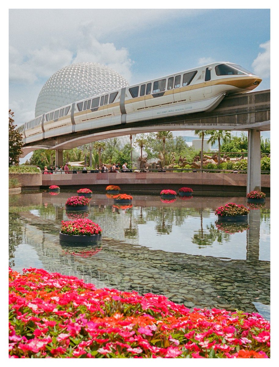 somewareatdiz's tweet photo. EPCOT on 35mm film https://t.co/BvWzSHMkkK
