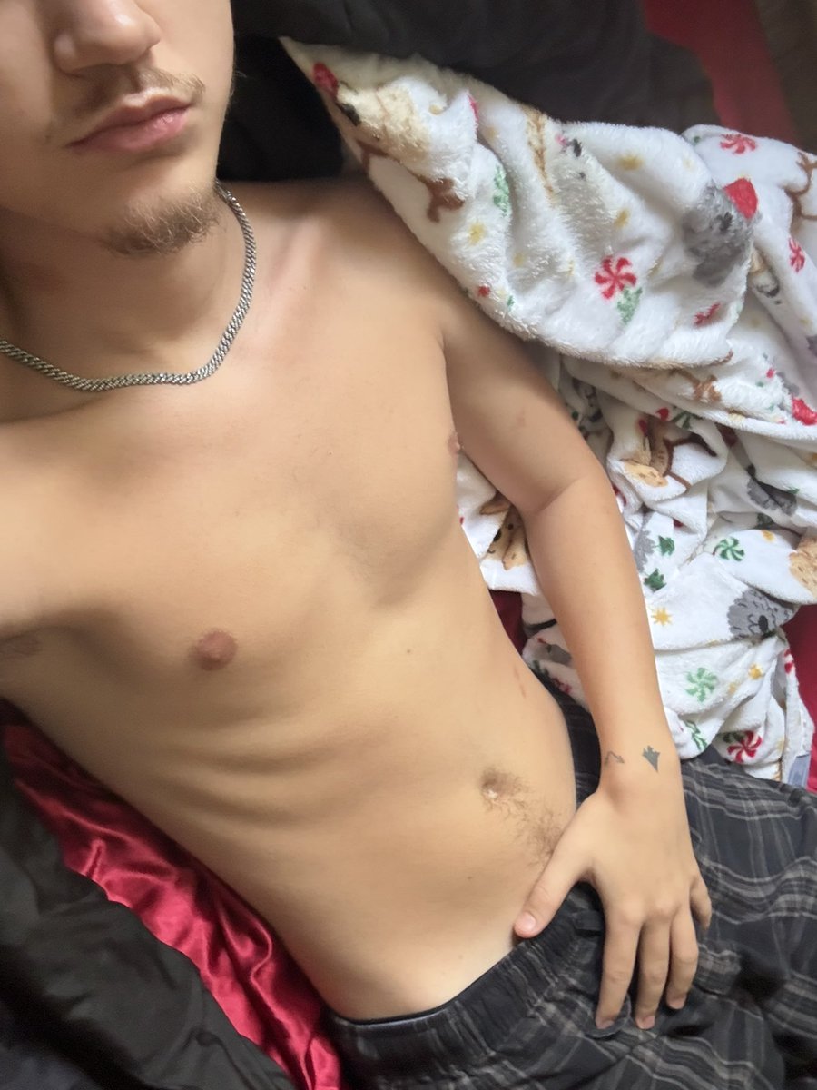 theyluvlil33's tweet photo. Laying in bed. Been taking lots of more pictures in case someone wants them, but y’all don’t love me like that.🤭😫 https://t.co/Luu4zxomyJ