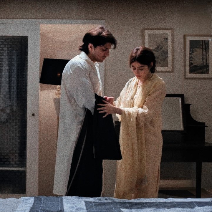 llusino1's tweet photo. Rabia's gaze here🤏🏻 
#zanjeerain #sarbiya https://t.co/ZdndR4d2ya