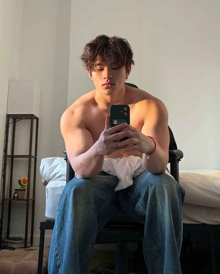 svgrtalking's tweet photo. ⠀⠀
⠀⠀⠀⠀⠀ 緑みどり谷や出いず久

21歳。
ジャーナリズムの学生。
プロのオタク、趣味でヒーロー。
⠀⠀ https://t.co/O1TskAVHYx