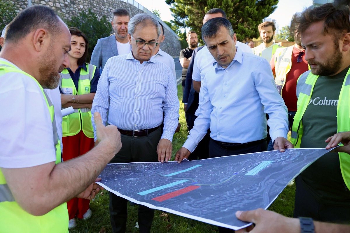 hayribaracli's tweet photo. 🚧 Gazanfer Bilge Bulvarı (Santral Rampası)’nda üstyapı yenileme çalışmalarımızı başlattık.

🛣️ Kocaeli’mizin en yoğun ve en eğimli güzergâhlarından birinde; daha güvenli, daha konforlu ve daha uzun ömürlü ulaşım için yüksek dayanımlı cüruf taş mastik asfalt uyguluyoruz.

✅ Ulaşım altyapımızı daha güçlü ve daha sürdürülebilir hale getirmek için çalışmalarımıza aralıksız devam ediyoruz.

#şehrimKocaeli