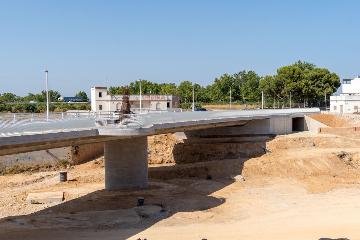 transportesgob's tweet photo. Finalizamos la reconstrucción de otras dos estructuras destruidas por la DANA en Picanya tras invertir 8,8 millones de euros.

Ambas estructuras se han diseñado para reforzar su resiliencia frente a fenómenos climáticos extremos. https://t.co/DhtFg7OD92