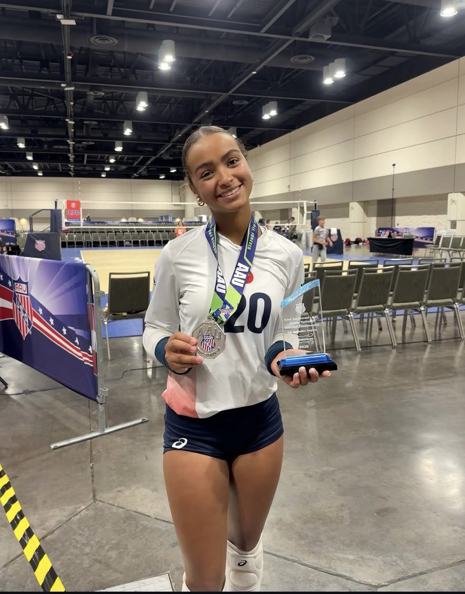 AzhiAllenVB's tweet photo. 2026 AAU Nationals 16U All-American and 2nd place team finish (Premier 16 Nimbus!!) 

What. an. experience! 🤩

So proud of my team, grateful for the opportunity &amp; my coaches- Coach Laura and Coach Brett @PremierVballOH 

@PrepDigOH @PrepDigOhio https://t.co/MhsgFRzpgz