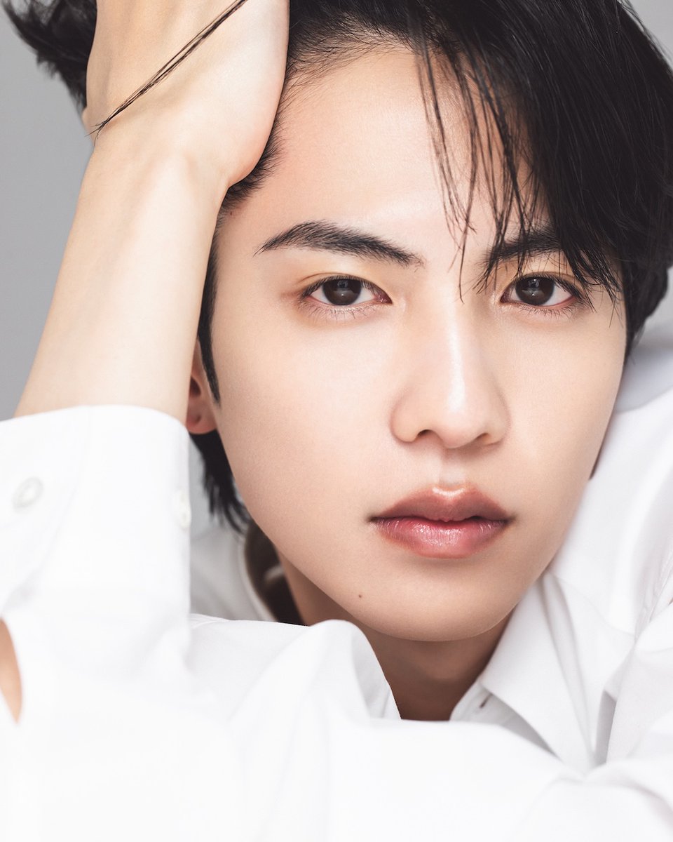 voguejp's tweet photo. 「本来の自分が撮れたと思います」志尊淳がディレクションする、今の自分
https://t.co/oSNLGUXQ8q

#PR https://t.co/gG1vezPdac