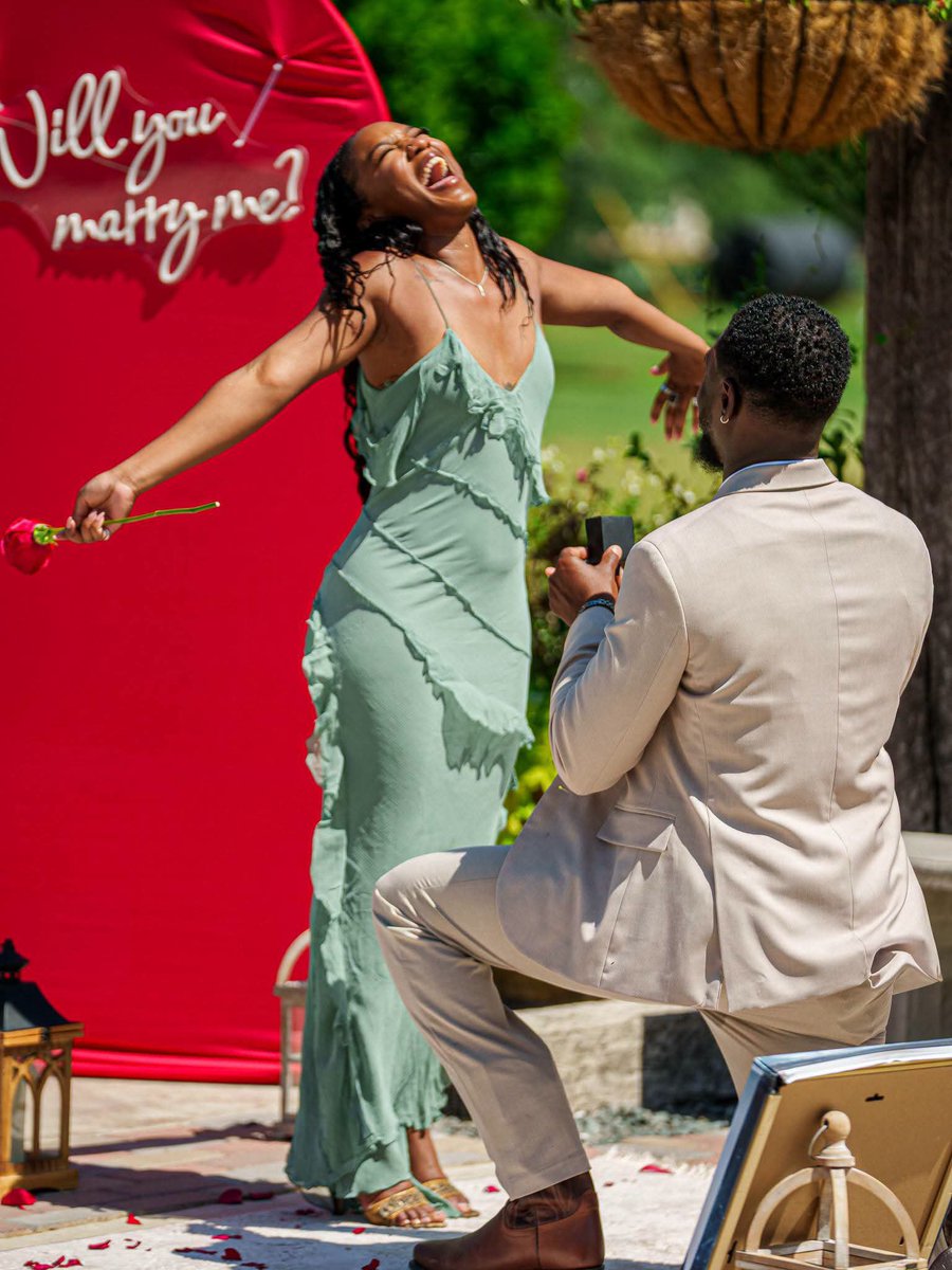 Bestlady102's tweet photo. She was so happy he proposed!💍

Jarvis Rudeboy Psquare Shalli Phyno https://t.co/Bo30YBjwoS
