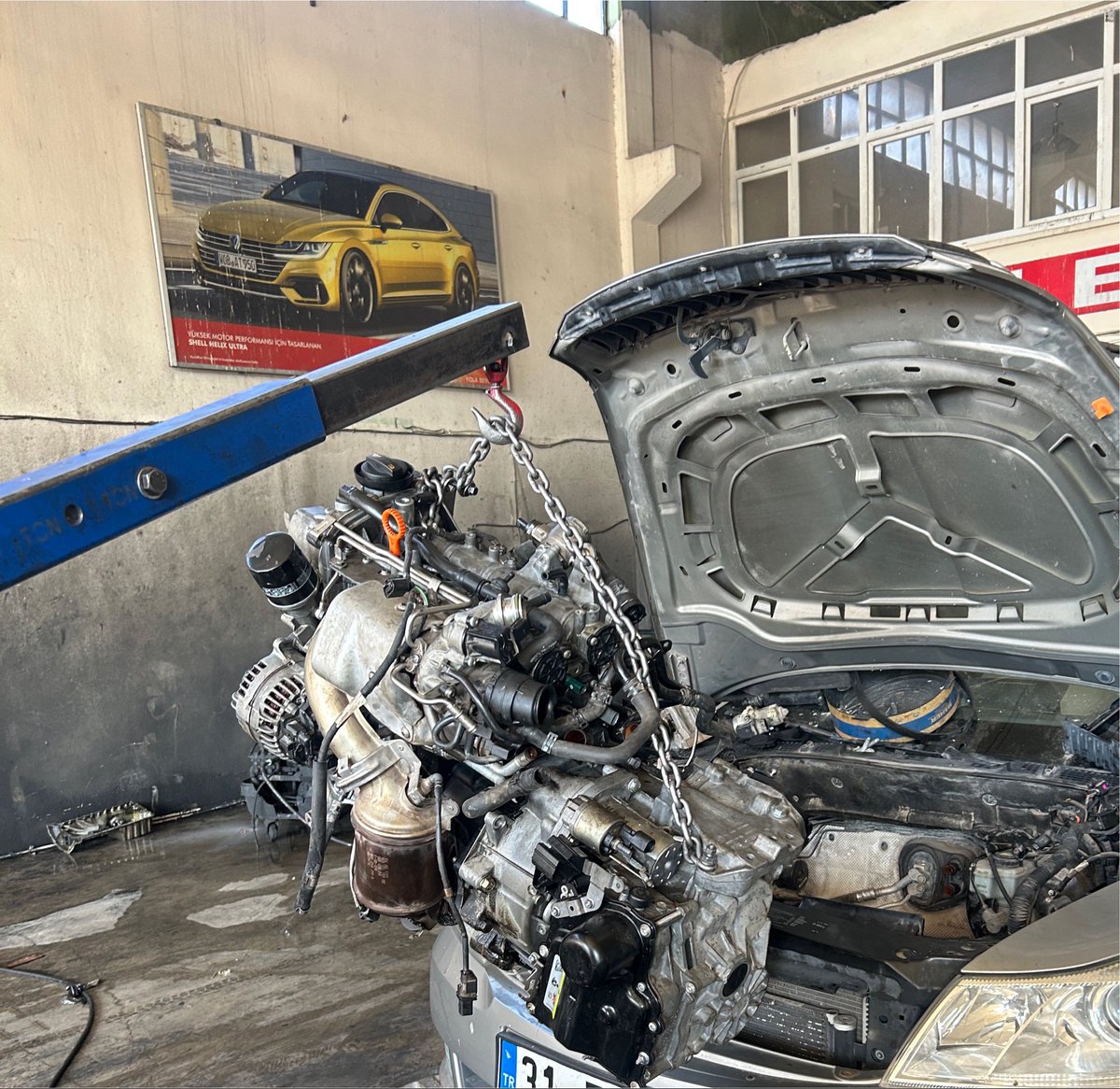 fatihkarbs's tweet photo. Soldaki fotoğrafı ilanda görürsün. Sağdakini kimse göstermez.

Aynı araba. 2012 Octavia, benim. Şu an yatıyor, DSG şanzıman.

Alırken neyin kaç binde geleceğini görebilseydim başka karar verirdim. Göremedim, o yüzden AraçNotu mu yayınladım.

Sen hangi arabayı alıp pişman oldun? https://t.co/oyYgFVfhB6