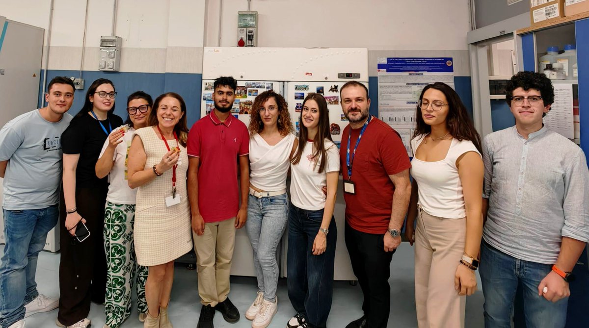 DellaPortaLab's tweet photo. 📍As part of their bachelor’s degree in #TissueEngineering students from @KeeleUniversity join for summer our lab for internships, thanks to @gianpierodileva.

This time #Jasper integrated into our team at @UniSalerno with curiosity and great energy. We wishing you all the best! https://t.co/bdTGaDMEYN