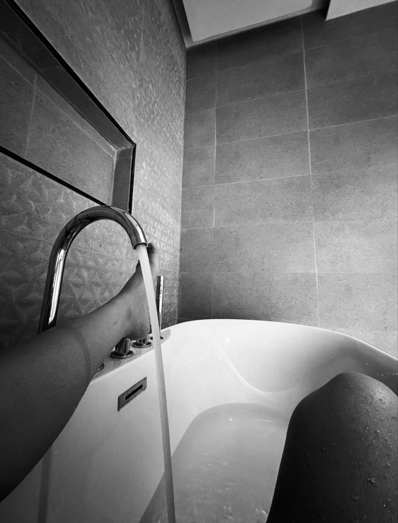 mer__50's tweet photo. شعور المويه الدافيه 🤤 https://t.co/yk23UeCVcc