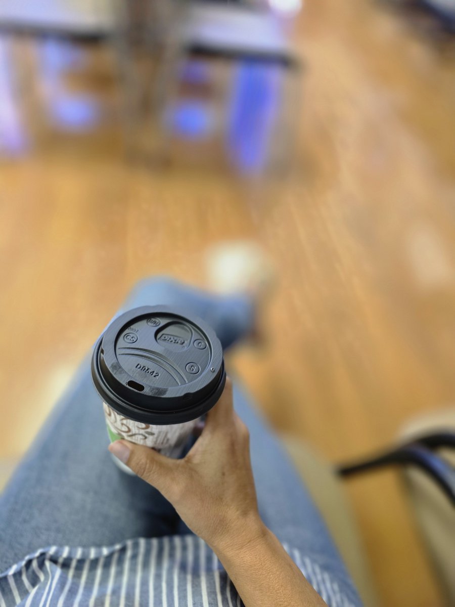 LaKuata's tweet photo. Playing the waiting game 😐 https://t.co/CLyXQCvRSd