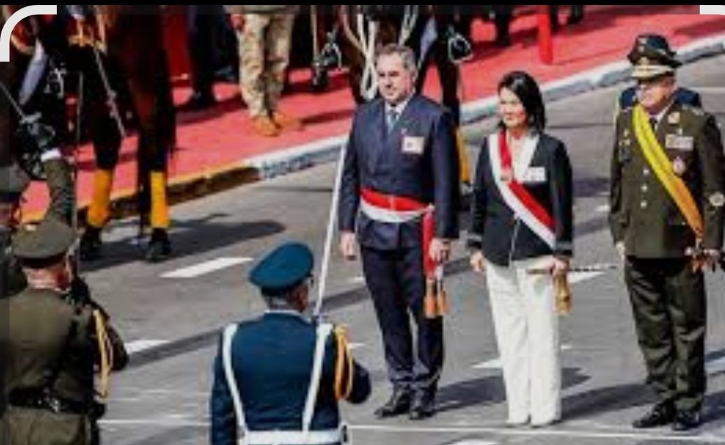 LAMZ50004620's tweet photo. PREMIO AL ESFUERZO Y TENACIDAD! 
Si lo pudo !! 
La Presidenta @KeikoFujimori @presidenciaperu, en impecable y emotivo Desfile Militar y el aplauso multitudinario del Pueblo. 
Viva el Perú 🇵🇪 https://t.co/3HrEnQhtNa