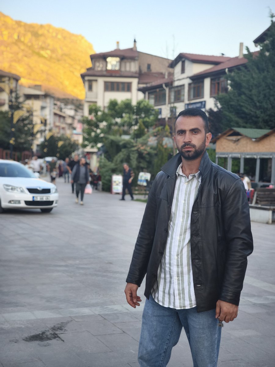 Okanbaba34's tweet photo. Hayatım karanlık yerlerde gezer ... https://t.co/jBeyZIjSLu