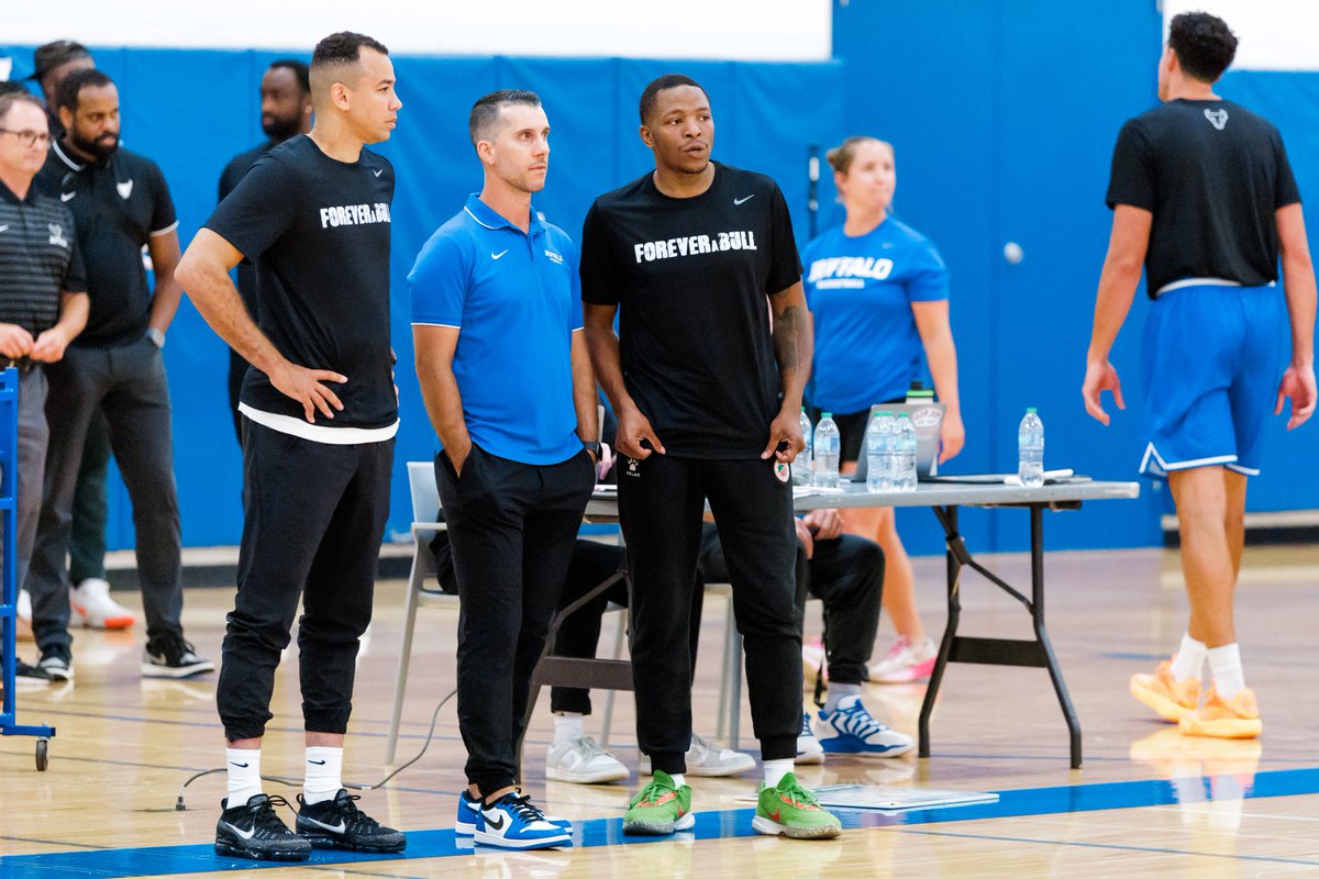 UBuffaloMBB's tweet photo. 𝙏𝙝𝙚 𝘽𝙪𝙡𝙡𝙨 𝙖𝙧𝙚 𝙗𝙖𝙘𝙠 𝙞𝙣 𝙩𝙤𝙬𝙣!
🔗: https://t.co/IVIfw5NdlM
#ALLinGRIT #ForeverABull https://t.co/rtoZrUVCc4