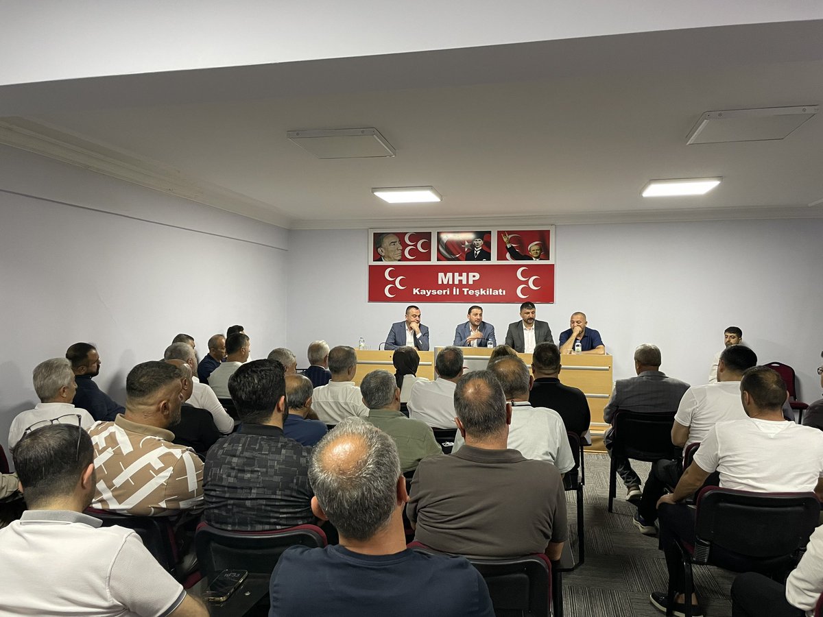 MhpKayseri38's tweet photo. İl Başkanımız Sayın Enes Ertuğrul Kalın'ın başkanlığında, Divan Kurulu ve İl Yönetim Kurulu üyelerimizin katılımlarıyla İl Yönetim Kurulu toplantımızı gerçekleştirdik.
Toplantımızda ilçe kongre seçim sürecimizi kapsamlı şekilde değerlendirerek teşkilat çalışmalarımız hakkında istişarelerde bulunduk. Birlik ve beraberlik içerisinde yürüttüğümüz çalışmaların, teşkilatımıza, şehrimize ve ülkemize hayırlı olmasını temenni ediyoruz.@enesertugrulk