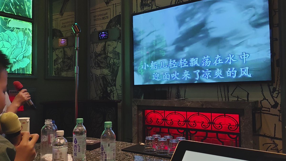 Abdo93746564's tweet photo. 周末别宅家！约上好友来KTV，麦霸附体嗨唱全场，释放所有压力，开心才是最重要的～ https://t.co/lA9P1OwQxL