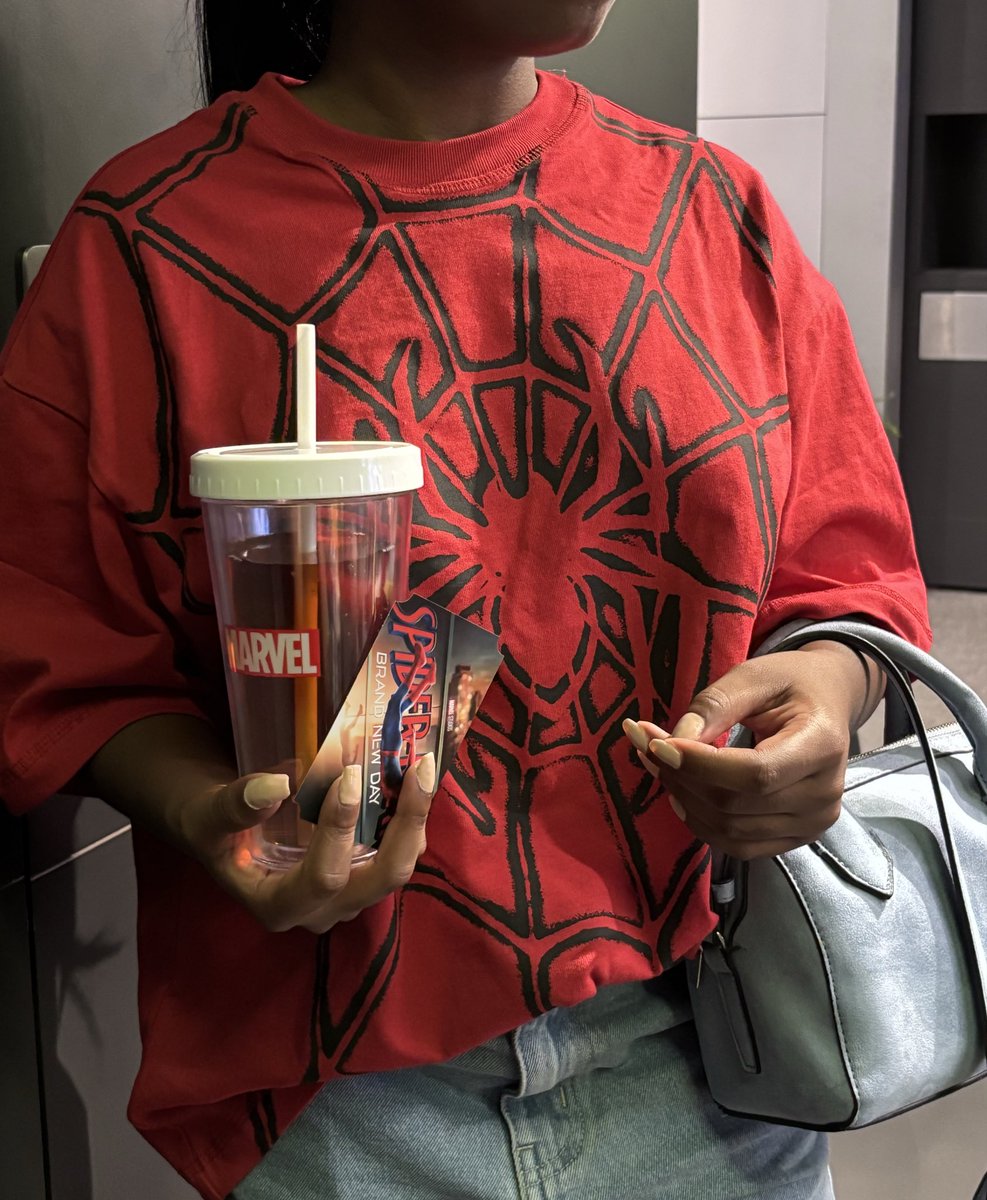 knl_rsdn's tweet photo. happy spidey day !! 🕷️🕸️ #spiderman https://t.co/FwALD3AbWf