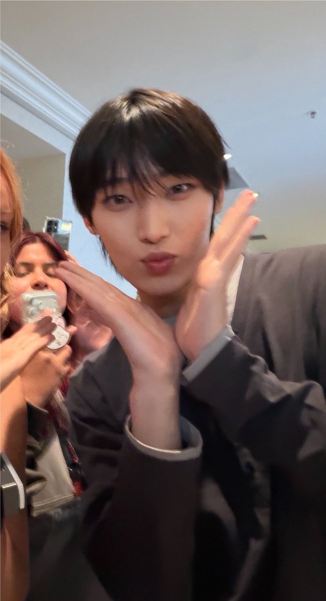 sunooslovesong's tweet photo. sunoo is really for the girls https://t.co/npg0NeL6kt