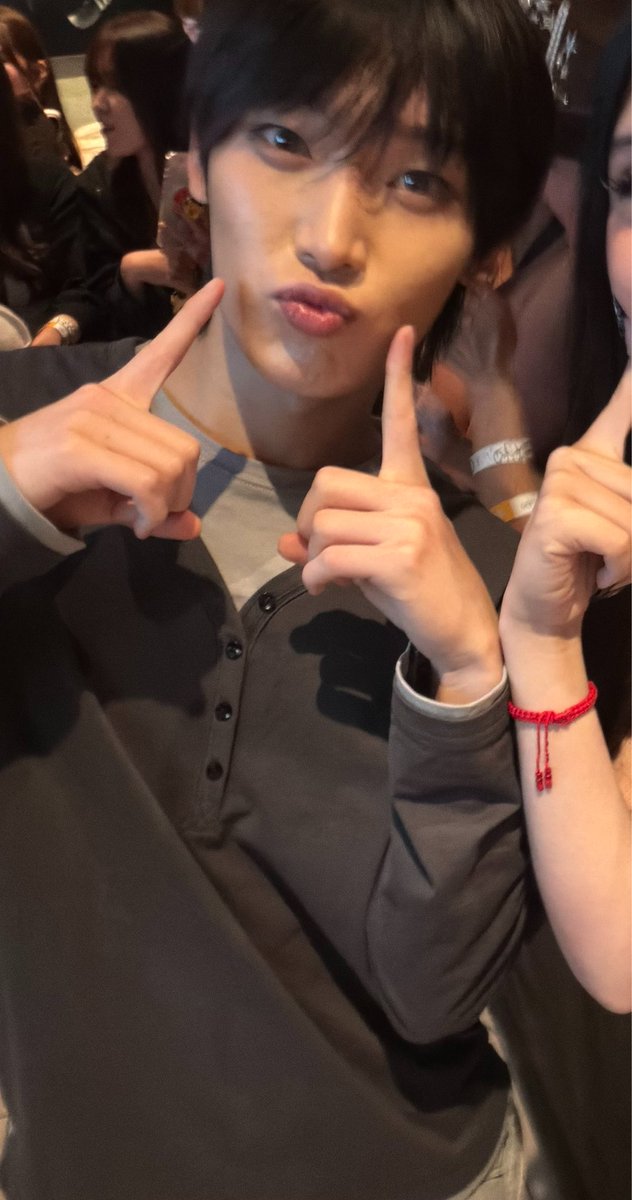 sunooslovesong's tweet photo. sunoo is really for the girls https://t.co/npg0NeL6kt