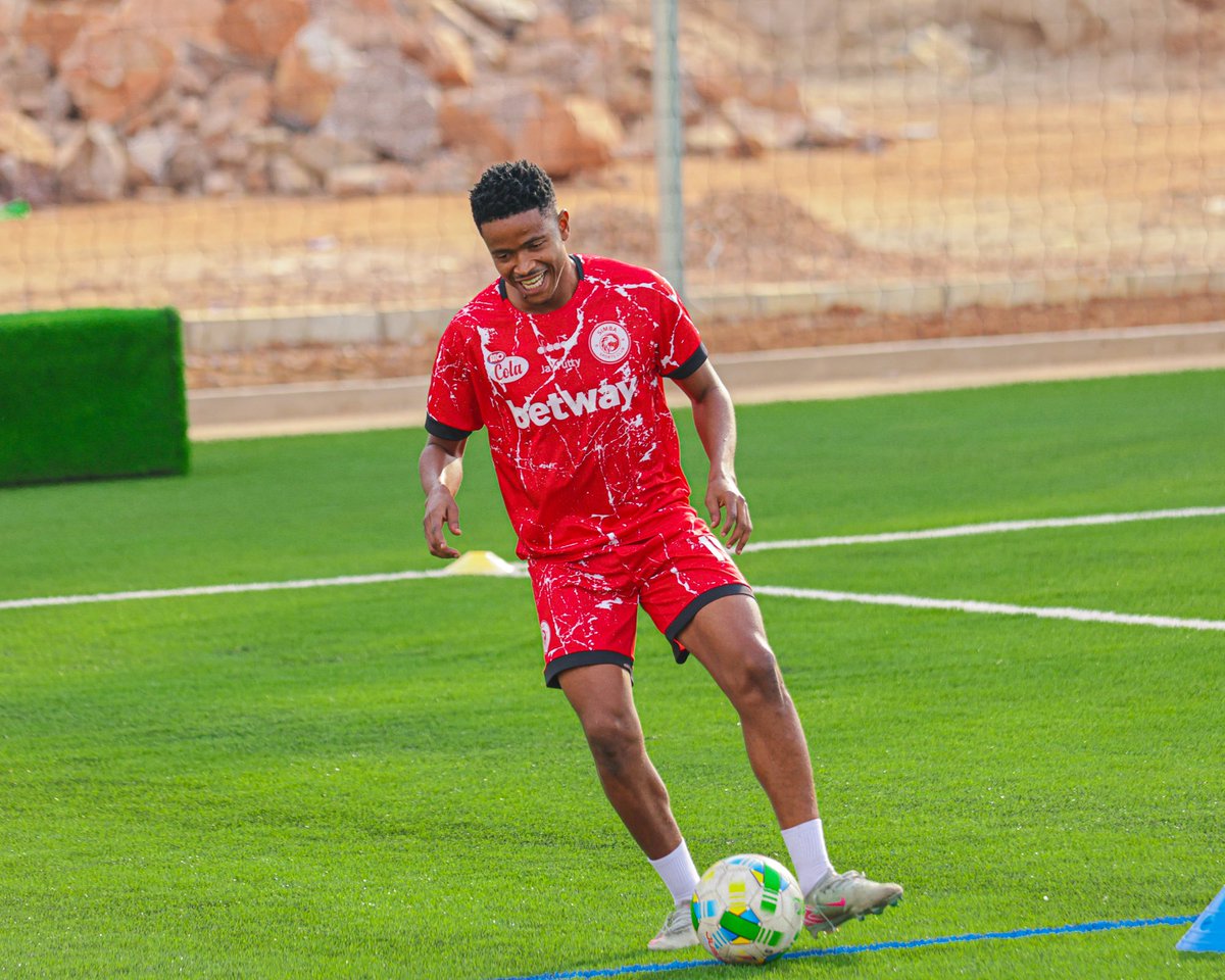 SimbaSCTanzania's tweet photo. Tizi la Pre Season linaendelea. #NguvuMoja https://t.co/nK978qcEPx