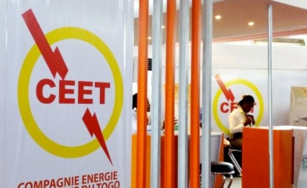 DGbeyon73058's tweet photo. Des coupures d'#électricité constatées ce mercredi 29 juillet. La @CEETOfficiel précise qu'un incident sur le réseau #ghanéen à 3h10 perturbe l'approvisionnement. Les moyens locaux sont mobilisés et les équipes techniques sont à l'œuvre pour un retour à la normale.
#Togo #CEET https://t.co/Muhaq6pWm9