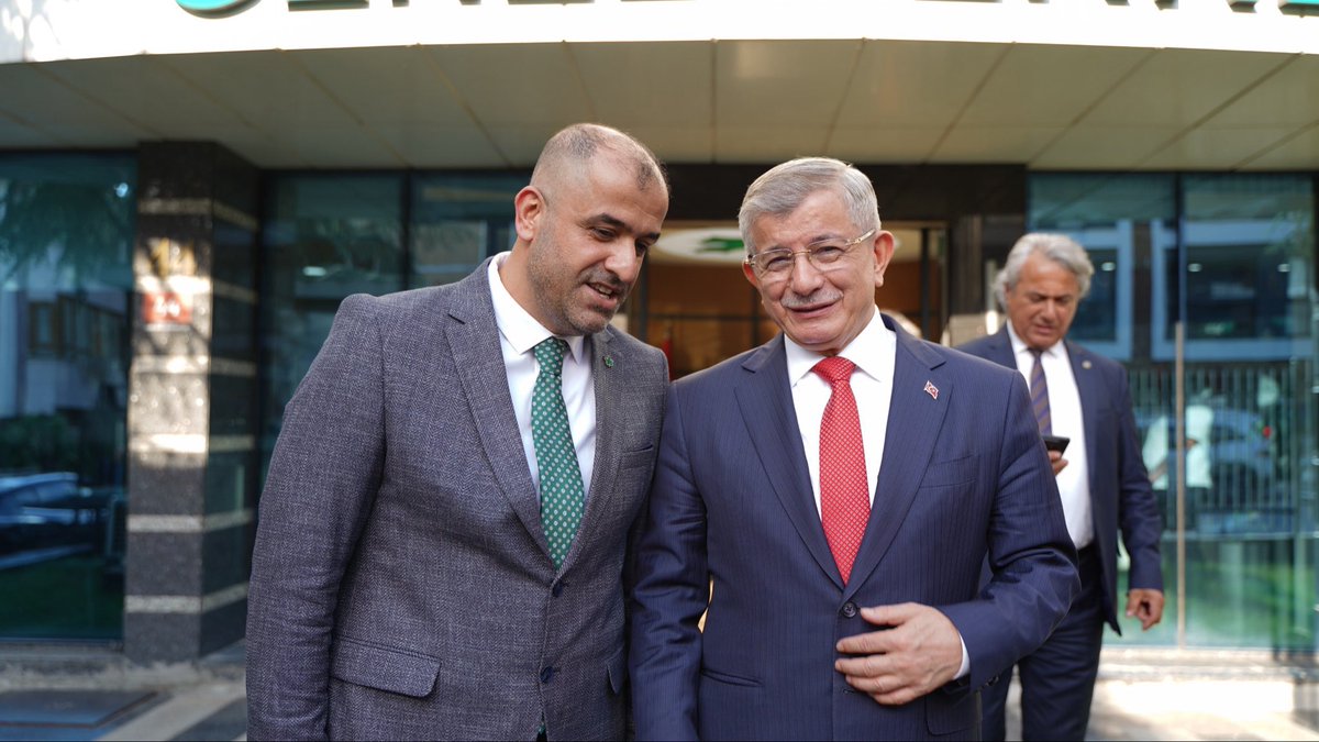 hasanyesilmen's tweet photo. 29 Temmuz 2026 tarihi itibarıyla Gelecek Partisi’nin siyasi faaliyetleri, Genel Başkanımız Sayın Ahmet Davutoğlu’nun açıklamasıyla sonlandırılmıştır. Mücadele ise farklı zeminlerde devam edecektir.

“Liderlik bazen makamda kalmak değil, gerektiğinde onurlu bir duruş sergileyebilmektir. İnandığınız değerler uğruna verdiğiniz mücadeleye şahidiz. Hakkımız sizlere helaldir. Allah yolunuzu ve bahtınızı açık etsin. Her şey için teşekkür ederiz Sayın Genel Başkanım.”@Ahmet_Davutoglu @EsenerFerhat @yesilyurt_ @GelecekPartiTR