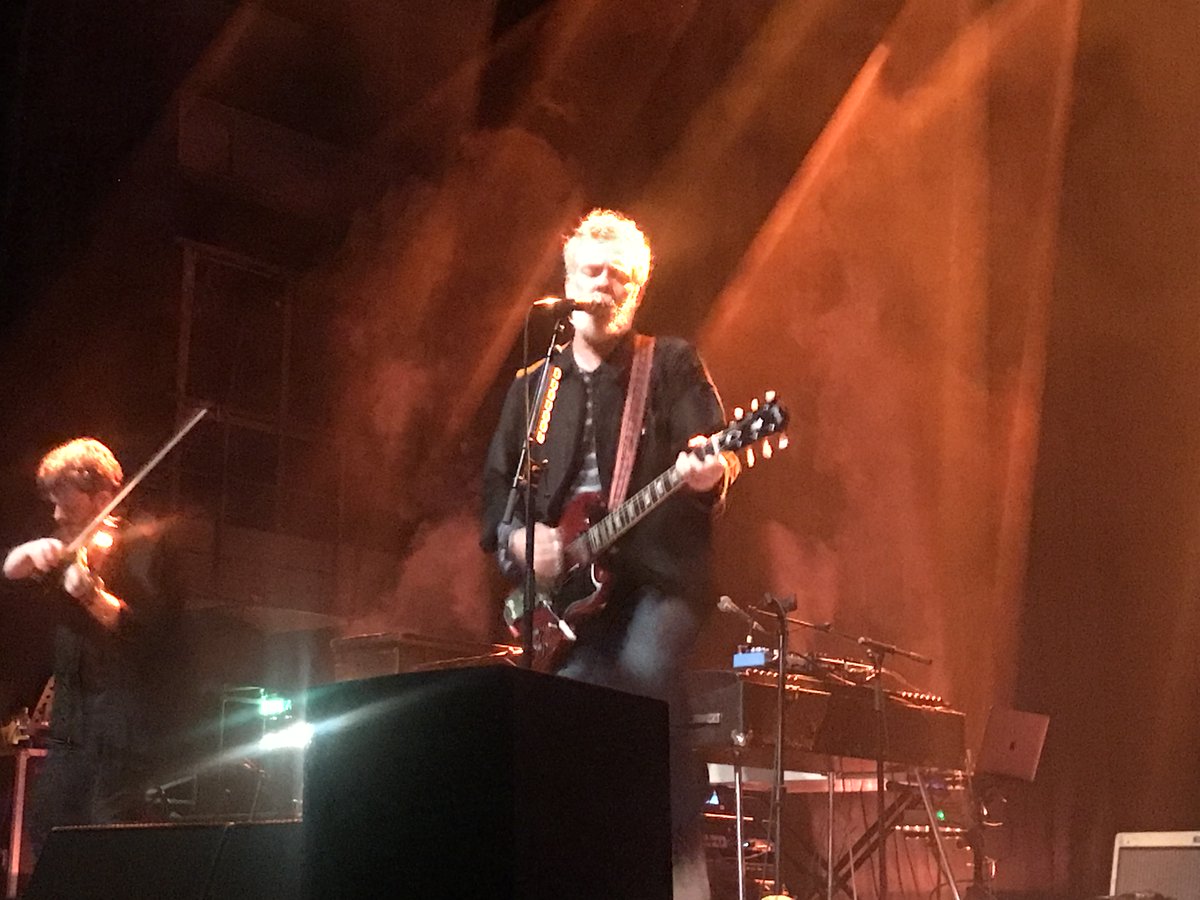 HerzensSonne22's tweet photo. 'We’ve still got time’ 

The hardest verse tonight. Because we don’t have. We just don’t have.😭💔

#GlenHansard https://t.co/Q83EHfvmo8