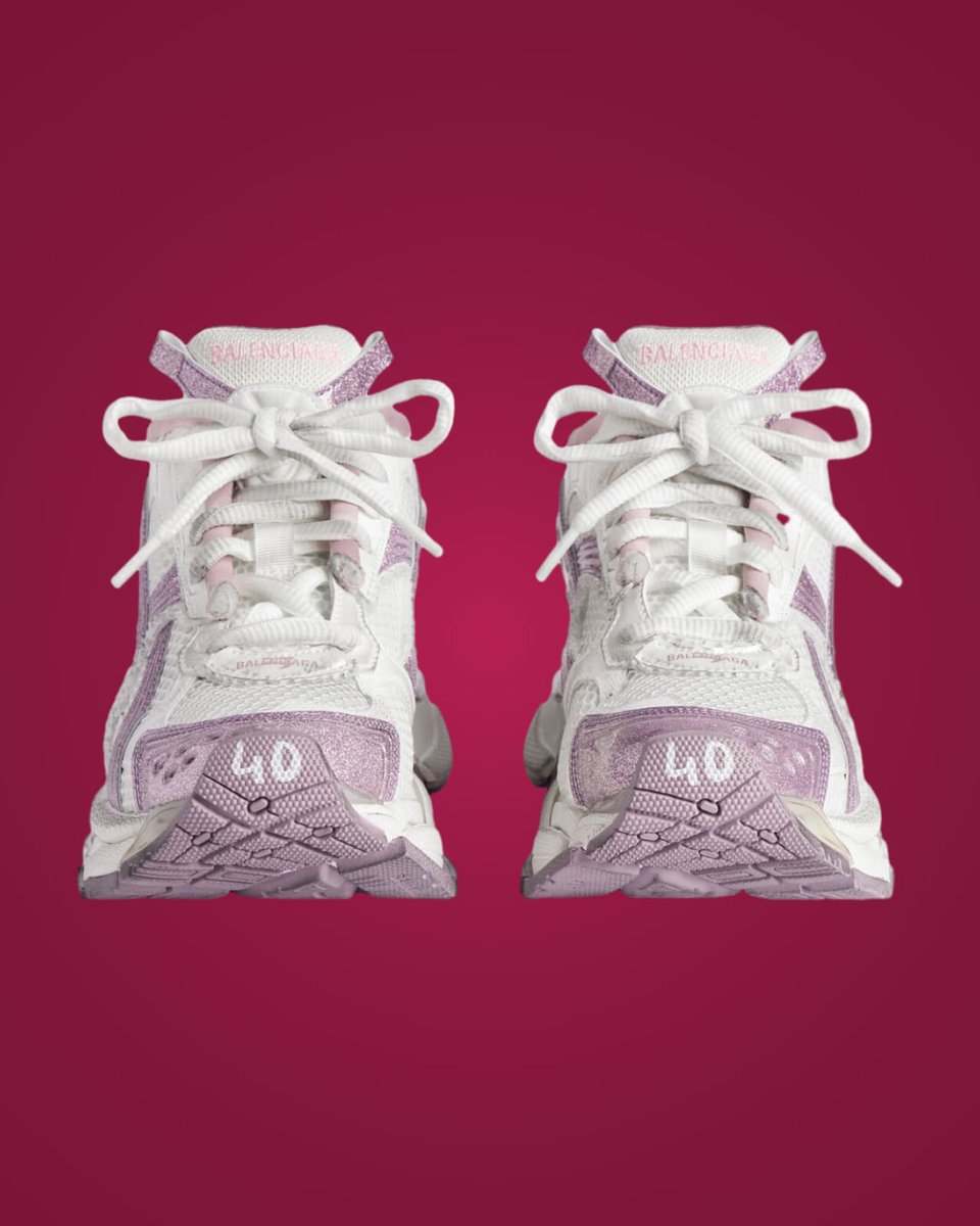 kicksonfire's tweet photo. Balenciaga Runner Glitter WMNS White / Lilac release September 2026 for $1190.
Want a drop alert? →
https://t.co/1rTQwKHFRD https://t.co/ojO0fYLFfn