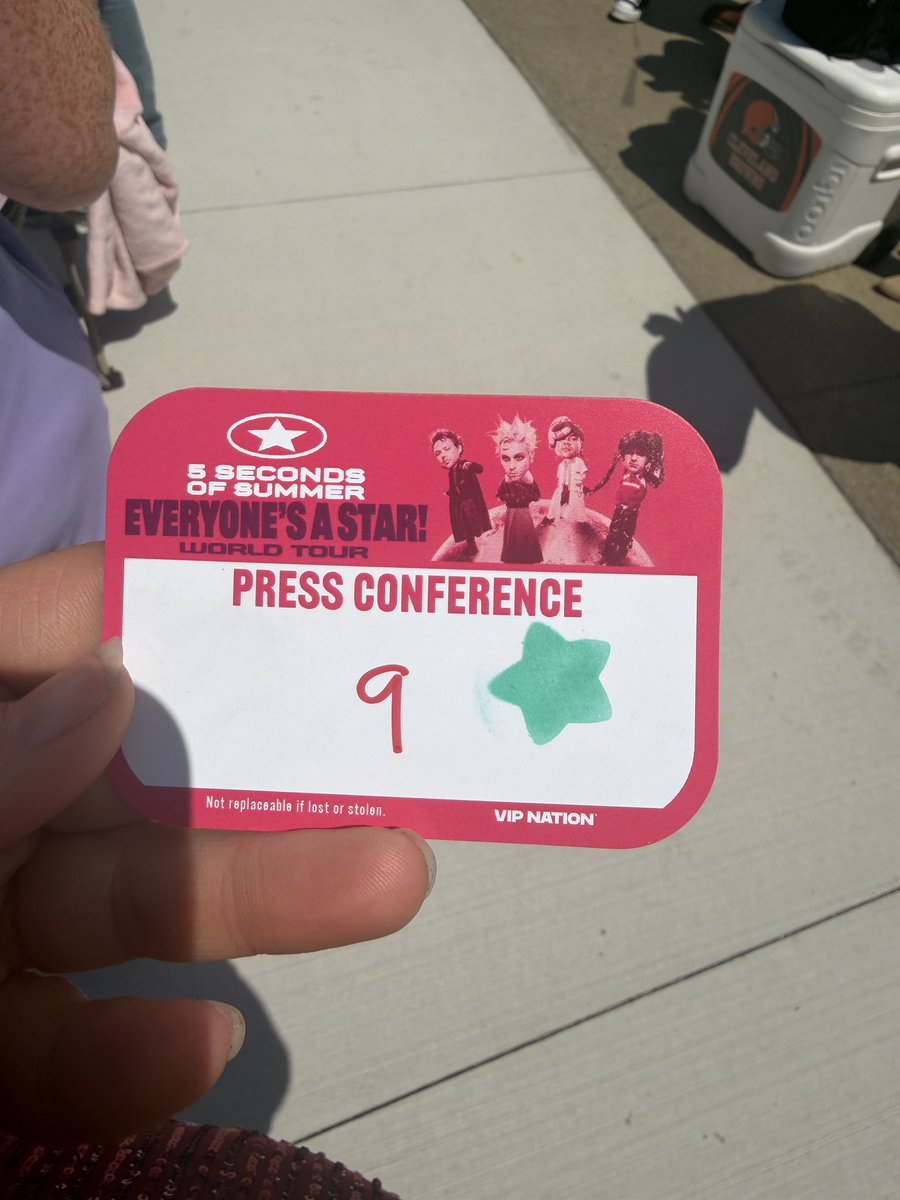 finelinescience's tweet photo. ready for you @5SOS @Luke5SOS @Ashton5SOS @Michael5SOS @Calum5SOS https://t.co/1aZMBW8206