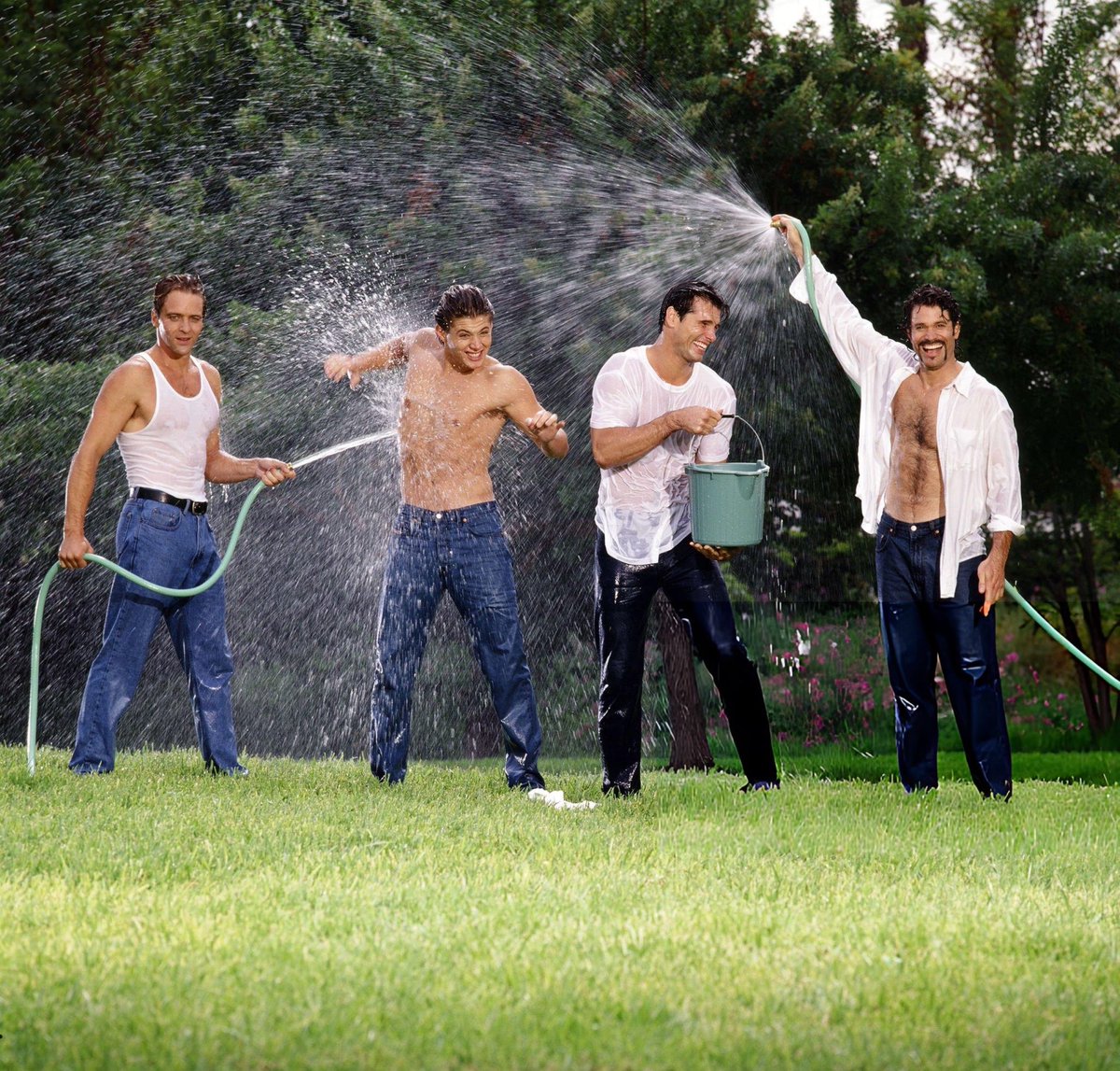 221bumblebee's tweet photo. twinksen ackles happy as hell to be half naked and soaking wet with a bunch of men #noticing https://t.co/AzHUMU8qUl