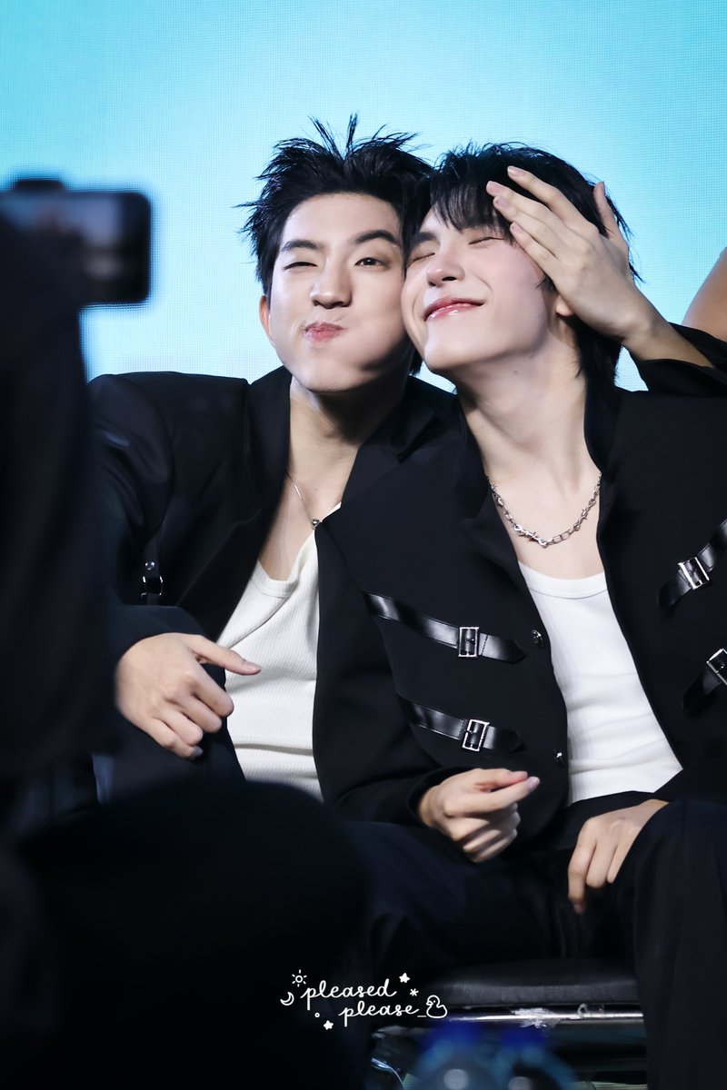 pleasedplease_'s tweet photo. จุ่มแก้ม+จับหัว+แก้มป่อง+วิ้งค์+ยิ้มหวาน = ความน่ารักระดับอัลติเมท 😭💕✨️

#WhenOrangesFallFinalEP 
#KenPaul 
#kenji_kanthee 
#tananloh_ https://t.co/uiL5AmBW1Q
