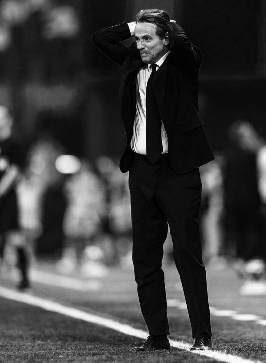 RFC_1957's tweet photo. #الهلال في أيدي الميستر كبير الطليان " انزاغي "

بعد ما شفنا الجناح دارسي في الظهير ..
مازال يتخبط .. صار الجناح صبري دهل في الظهير

( الله يكفينا شره ) 🤦🏼‍♂️ https://t.co/n4jkxwvmck