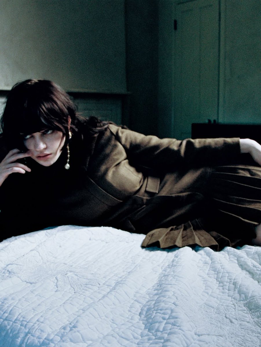 castcredits's tweet photo. Sophie Thatcher for Plico Magazine https://t.co/XMouUvkNIM