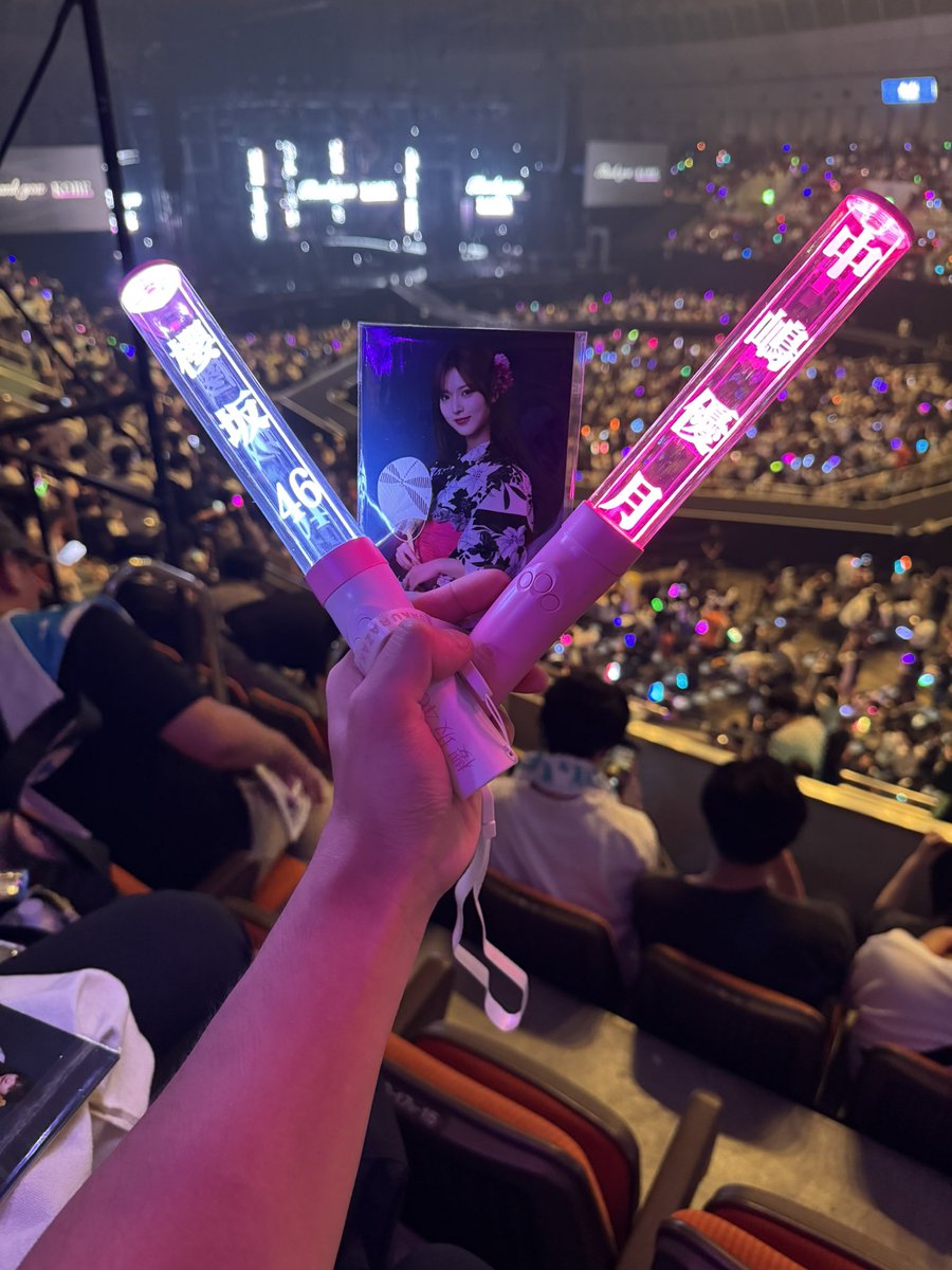 stt0414's tweet photo. 櫻坂46のLive初参戦！！🔥🔥
迫力と可愛さの両方に
終始圧倒された！！！

推しのゆーづを観れて感動😭😭😭

『buddies』で指差し、特大お手振りレス
もらえてテンション爆上がり！！
ニコニコ笑顔が眩しすぎた☺️

完全に沼…です🤭🤭

次は香川だ！楽しみ😊
#櫻坂46_Whatslonesome https://t.co/Do4l1DD075
