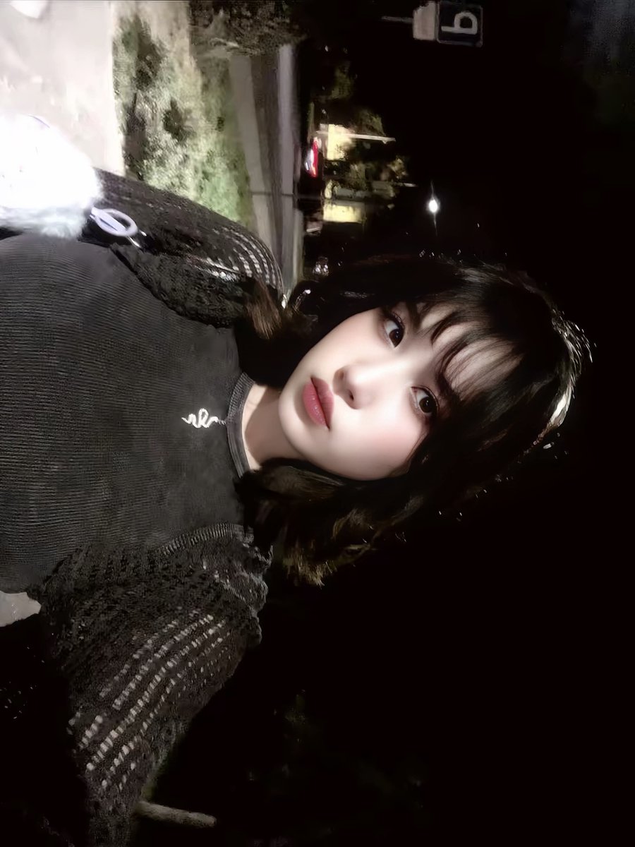 morenorachel865's tweet photo. 【潮派鹿港2026。大解密時代第三波】 六芒星火光四射，滿天是五彩繽紛
蟲族與潮派大神大戰堪比波瀾壯闊
澤塔戰艦攻勢再起，數萬蟲族降臨
打算以量取勝，採兵分十路來智取
五神將見勢召喚，海面瞬間大翻湧
一波一波大浪湧起，五大光球冒出
十大天兵地將立抗十路蟲族大襲來… https://t.co/G4C5asveZR