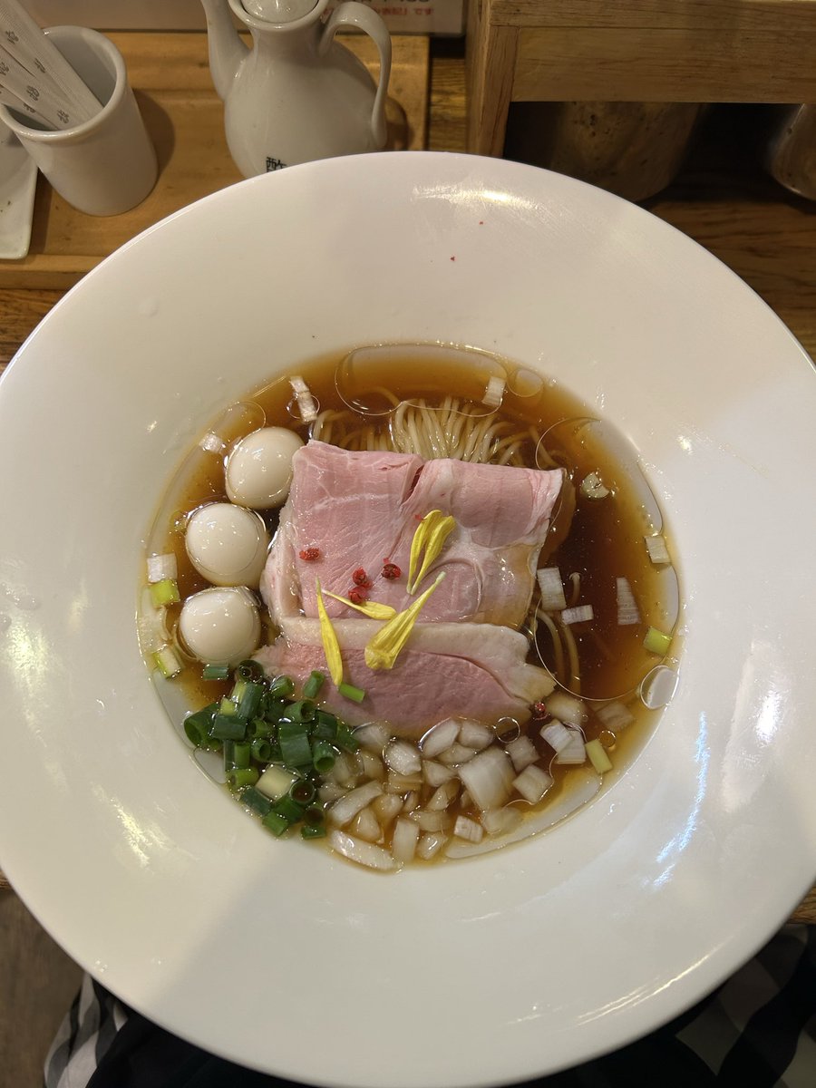 tototototiger's tweet photo. @menankojimaryu 
麺庵小島流
鴨と煮干し冷やし(醤油)

めっちゃ久しぶりの鴨なので醤油で🦆
鴨の甘みと支えている煮干しの香りを
堪能しました😊凄く美味しかったので、
やっぱり塩も食べたくなる😋
鴨シリーズ楽しみです😍
いつも有り難うございます🥚
ご馳走様でした🌸 https://t.co/AYRlEao8wa