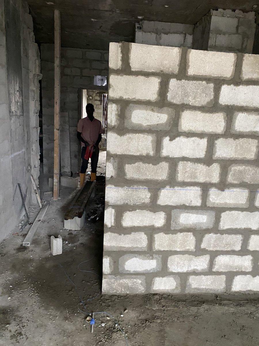 Adeleke19941's tweet photo. Neat work isn’t luck—it’s skill, patience, and experience. Excellence is in the details. If you want quality blockwork, I’m ready for the job. 💯🧱 #Builder #Brickwork #ConstructionLife #Craftsmanship @iamdbanj https://t.co/P23EVFojnS