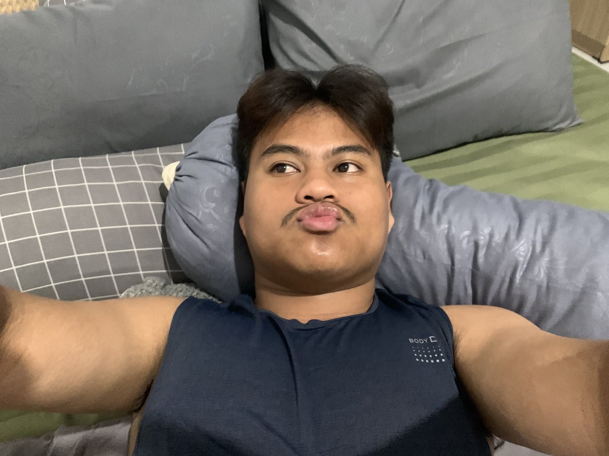 aliplicious's tweet photo. ready for cuddle tonight (love jogja beberapa malam ini) dinginnnnn bangetttttt... btw ga ngidupin ac https://t.co/RjKc5iNk5S