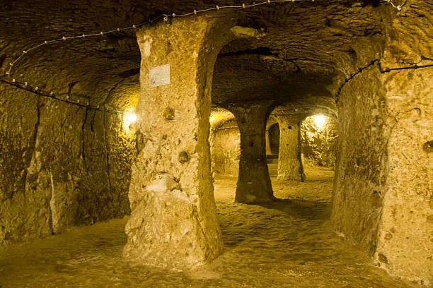 UAPWatchers's tweet photo. 🚨Joe Rogan tells Tim Robbins Shawshank reminds him of the underground city Derinkuyu

According to Google the site was likely first excavated by the Phrygians or Hittites around the 8th century BC and expanded by successive civilizations, including the Byzantines, for use as a refuge during periods of conflict and persecution.

Source: PowerfulJRE #2532
https://t.co/NgKFWDV04X