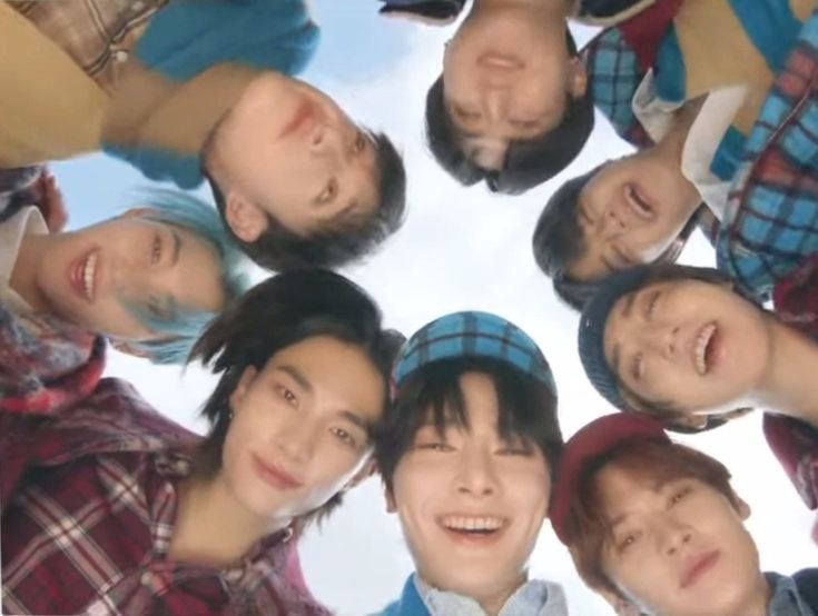 SKZCrave's tweet photo. The Action Network ranks @Stray_Kids fans as ‘The Happiest Fandom’ in an analysis among 1.5 million comments across 106 different fandoms.

— Stray Kids fans light up at a 30.5% joy rate making them the widest lead in any category. https://t.co/Jp0HoztQSt
