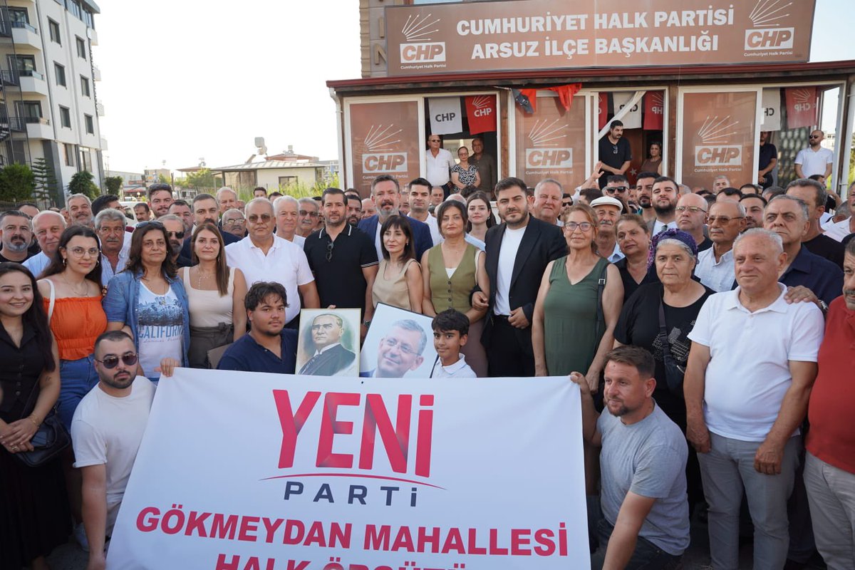 hakantiryakiyp's tweet photo. Yol arkadaşlarım Arsuz İlçe Başkanımız Sayın Necdet Kıyılı ve Arsuz Belediye Başkanımız Sayın Sami Üstün, bugün tüm yönetimleri ve meclis üyeleriyle birlikte CHP’den istifa ederek tarihin doğru tarafında yer aldılar.

Bugünden itibaren Yeni Parti çatısı altında omuz omuza, aynı hedefe yürümeye devam ediyoruz. Yolumuz açık, mücadelemiz kararlı, geleceğimiz aydınlık olsun.